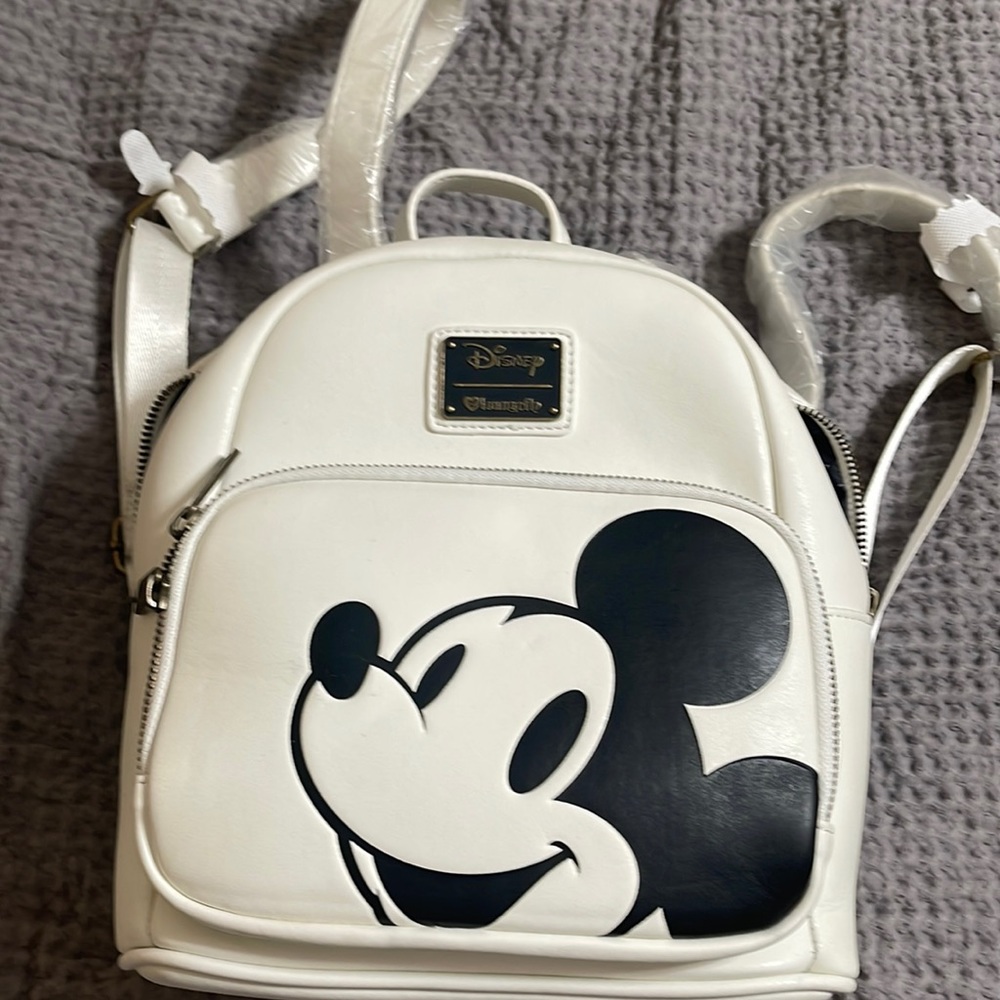 NWT loungefly Mickey Mini Backpack